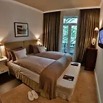 Hotel Oasis Boutique Hotel, Riviera Club