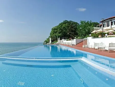 Отель Hvd Boutique Oasis - Private & Free Parking 5*