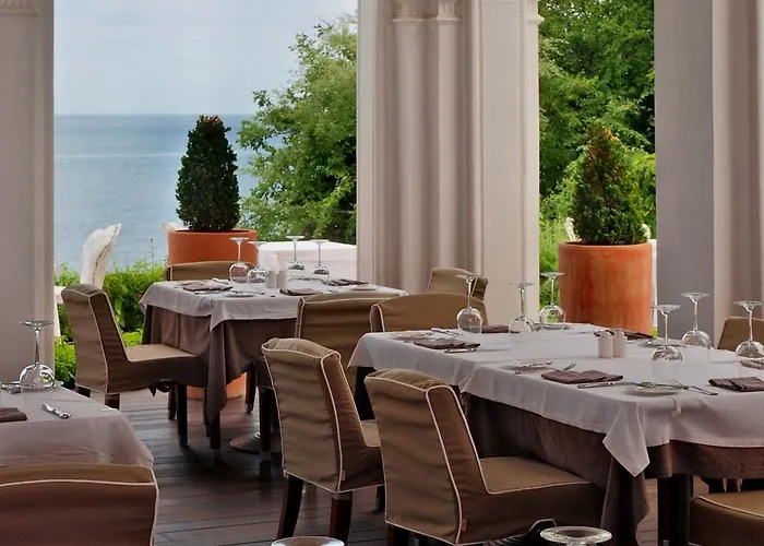 Oasis Boutique Hotel, Riviera Club